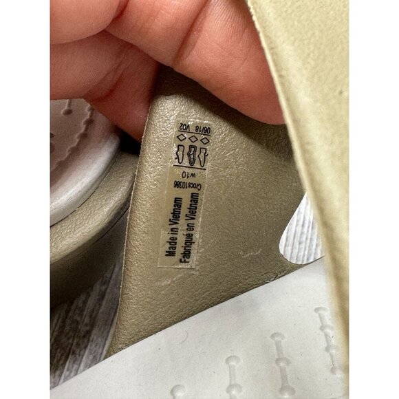 Crocs Patricia Two Toned Taupe Low Wedge Slip On Sandal Women's Size 10 - Picture 7 of 11